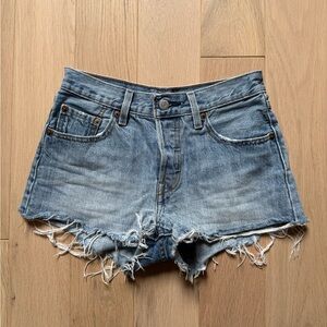 Levi’s 501 Denim Distressed Women Shorts - Lightwash